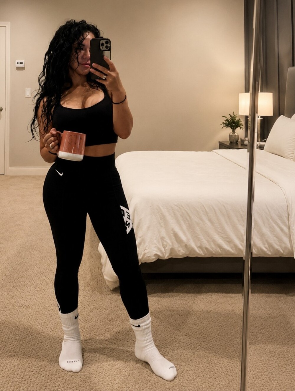 Nike Pro XS Bold Graphic High-Waisted 7/8 Leggings Black White